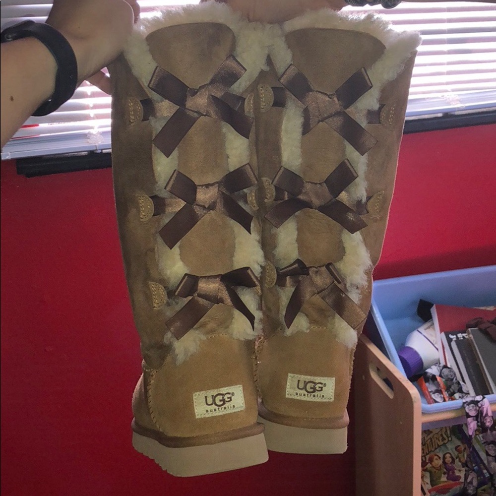 brown bow uggs